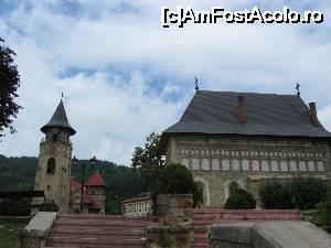 [P01] Turnul lui Ștefan cel Mare, biserica „Sf. Ioan” și, în planul secund, Muzeul de Artă Eneolitică - Cucuteni - Piatra Neamț. » foto by tata123 🔱
 - 
<span class="allrVoted glyphicon glyphicon-heart hidden" id="av686572"></span>
<a class="m-l-10 hidden" id="sv686572" onclick="voting_Foto_DelVot(,686572,4549)" role="button">șterge vot <span class="glyphicon glyphicon-remove"></span></a>
<a id="v9686572" class=" c-red"  onclick="voting_Foto_SetVot(686572)" role="button"><span class="glyphicon glyphicon-heart-empty"></span> <b>LIKE</b> = Votează poza</a> <img class="hidden"  id="f686572W9" src="/imagini/loader.gif" border="0" /><span class="AjErrMes hidden" id="e686572ErM"></span>