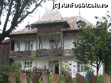 [P03] Una dintre putinele case care mai pastreaza arhitectura traditionala. » foto by ela7
 - 
<span class="allrVoted glyphicon glyphicon-heart hidden" id="av270525"></span>
<a class="m-l-10 hidden" id="sv270525" onclick="voting_Foto_DelVot(,270525,4602)" role="button">șterge vot <span class="glyphicon glyphicon-remove"></span></a>
<a id="v9270525" class=" c-red"  onclick="voting_Foto_SetVot(270525)" role="button"><span class="glyphicon glyphicon-heart-empty"></span> <b>LIKE</b> = Votează poza</a> <img class="hidden"  id="f270525W9" src="/imagini/loader.gif" border="0" /><span class="AjErrMes hidden" id="e270525ErM"></span>