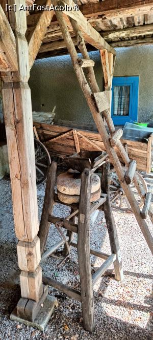 [P18] Moară de mână și căruța. » foto by tata123 🔱
 - 
<span class="allrVoted glyphicon glyphicon-heart hidden" id="av1500632"></span>
<a class="m-l-10 hidden" id="sv1500632" onclick="voting_Foto_DelVot(,1500632,4623)" role="button">șterge vot <span class="glyphicon glyphicon-remove"></span></a>
<a id="v91500632" class=" c-red"  onclick="voting_Foto_SetVot(1500632)" role="button"><span class="glyphicon glyphicon-heart-empty"></span> <b>LIKE</b> = Votează poza</a> <img class="hidden"  id="f1500632W9" src="/imagini/loader.gif" border="0" /><span class="AjErrMes hidden" id="e1500632ErM"></span>