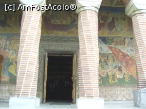 [P18] Mănăstirea Sămurcășești - Biserica mare, pridvorul. » foto by iulianic
 - 
<span class="allrVoted glyphicon glyphicon-heart hidden" id="av1215241"></span>
<a class="m-l-10 hidden" id="sv1215241" onclick="voting_Foto_DelVot(,1215241,4638)" role="button">șterge vot <span class="glyphicon glyphicon-remove"></span></a>
<a id="v91215241" class=" c-red"  onclick="voting_Foto_SetVot(1215241)" role="button"><span class="glyphicon glyphicon-heart-empty"></span> <b>LIKE</b> = Votează poza</a> <img class="hidden"  id="f1215241W9" src="/imagini/loader.gif" border="0" /><span class="AjErrMes hidden" id="e1215241ErM"></span>