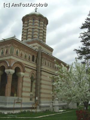 [P19] Mănăstirea Sămurcășești - Biserica mare, latura sudică. » foto by iulianic
 - 
<span class="allrVoted glyphicon glyphicon-heart hidden" id="av1215242"></span>
<a class="m-l-10 hidden" id="sv1215242" onclick="voting_Foto_DelVot(,1215242,4638)" role="button">șterge vot <span class="glyphicon glyphicon-remove"></span></a>
<a id="v91215242" class=" c-red"  onclick="voting_Foto_SetVot(1215242)" role="button"><span class="glyphicon glyphicon-heart-empty"></span> <b>LIKE</b> = Votează poza</a> <img class="hidden"  id="f1215242W9" src="/imagini/loader.gif" border="0" /><span class="AjErrMes hidden" id="e1215242ErM"></span>