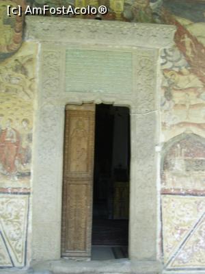 [P22] Mănăstirea Sitaru - Biserica mare, ancadramentul ușii. » foto by iulianic
 - 
<span class="allrVoted glyphicon glyphicon-heart hidden" id="av1215245"></span>
<a class="m-l-10 hidden" id="sv1215245" onclick="voting_Foto_DelVot(,1215245,4638)" role="button">șterge vot <span class="glyphicon glyphicon-remove"></span></a>
<a id="v91215245" class=" c-red"  onclick="voting_Foto_SetVot(1215245)" role="button"><span class="glyphicon glyphicon-heart-empty"></span> <b>LIKE</b> = Votează poza</a> <img class="hidden"  id="f1215245W9" src="/imagini/loader.gif" border="0" /><span class="AjErrMes hidden" id="e1215245ErM"></span>