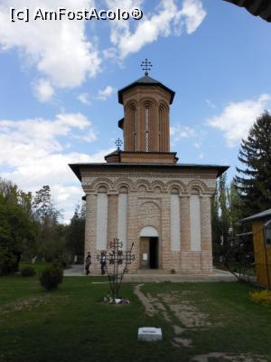 [P24] Mănăstirea Snagov - Biserica. » foto by iulianic
 - 
<span class="allrVoted glyphicon glyphicon-heart hidden" id="av1215247"></span>
<a class="m-l-10 hidden" id="sv1215247" onclick="voting_Foto_DelVot(,1215247,4638)" role="button">șterge vot <span class="glyphicon glyphicon-remove"></span></a>
<a id="v91215247" class=" c-red"  onclick="voting_Foto_SetVot(1215247)" role="button"><span class="glyphicon glyphicon-heart-empty"></span> <b>LIKE</b> = Votează poza</a> <img class="hidden"  id="f1215247W9" src="/imagini/loader.gif" border="0" /><span class="AjErrMes hidden" id="e1215247ErM"></span>