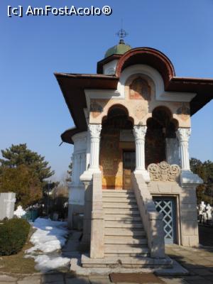 [P07] Mănăstirea Cernica - Biserica din cimitir. » foto by iulianic
 - 
<span class="allrVoted glyphicon glyphicon-heart hidden" id="av1215230"></span>
<a class="m-l-10 hidden" id="sv1215230" onclick="voting_Foto_DelVot(,1215230,4638)" role="button">șterge vot <span class="glyphicon glyphicon-remove"></span></a>
<a id="v91215230" class=" c-red"  onclick="voting_Foto_SetVot(1215230)" role="button"><span class="glyphicon glyphicon-heart-empty"></span> <b>LIKE</b> = Votează poza</a> <img class="hidden"  id="f1215230W9" src="/imagini/loader.gif" border="0" /><span class="AjErrMes hidden" id="e1215230ErM"></span>