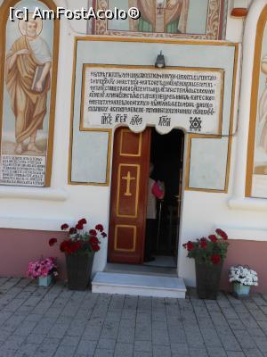 [P10] Biserica "Vintila Voda" - Intrarea si pisania. » foto by iulianic
 - 
<span class="allrVoted glyphicon glyphicon-heart hidden" id="av1302521"></span>
<a class="m-l-10 hidden" id="sv1302521" onclick="voting_Foto_DelVot(,1302521,4638)" role="button">șterge vot <span class="glyphicon glyphicon-remove"></span></a>
<a id="v91302521" class=" c-red"  onclick="voting_Foto_SetVot(1302521)" role="button"><span class="glyphicon glyphicon-heart-empty"></span> <b>LIKE</b> = Votează poza</a> <img class="hidden"  id="f1302521W9" src="/imagini/loader.gif" border="0" /><span class="AjErrMes hidden" id="e1302521ErM"></span>