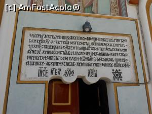[P06] Biserica "Vintila Voda" - Deasupra intrarii, pisania. » foto by iulianic
 - 
<span class="allrVoted glyphicon glyphicon-heart hidden" id="av1302517"></span>
<a class="m-l-10 hidden" id="sv1302517" onclick="voting_Foto_DelVot(,1302517,4638)" role="button">șterge vot <span class="glyphicon glyphicon-remove"></span></a>
<a id="v91302517" class=" c-red"  onclick="voting_Foto_SetVot(1302517)" role="button"><span class="glyphicon glyphicon-heart-empty"></span> <b>LIKE</b> = Votează poza</a> <img class="hidden"  id="f1302517W9" src="/imagini/loader.gif" border="0" /><span class="AjErrMes hidden" id="e1302517ErM"></span>