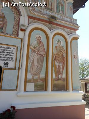 [P09] Biserica "Vintila Voda" - In dreapta intrarii, Sf. Pavel si Sf. Dimitrie. » foto by iulianic
 - 
<span class="allrVoted glyphicon glyphicon-heart hidden" id="av1302520"></span>
<a class="m-l-10 hidden" id="sv1302520" onclick="voting_Foto_DelVot(,1302520,4638)" role="button">șterge vot <span class="glyphicon glyphicon-remove"></span></a>
<a id="v91302520" class=" c-red"  onclick="voting_Foto_SetVot(1302520)" role="button"><span class="glyphicon glyphicon-heart-empty"></span> <b>LIKE</b> = Votează poza</a> <img class="hidden"  id="f1302520W9" src="/imagini/loader.gif" border="0" /><span class="AjErrMes hidden" id="e1302520ErM"></span>
