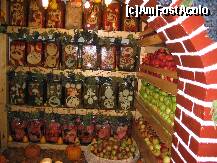 [P10] Coliba Haiducilor - camara restaurantului cu aranjamentele specific romanesti » foto by kmy
 - 
<span class="allrVoted glyphicon glyphicon-heart hidden" id="av189790"></span>
<a class="m-l-10 hidden" id="sv189790" onclick="voting_Foto_DelVot(,189790,4640)" role="button">șterge vot <span class="glyphicon glyphicon-remove"></span></a>
<a id="v9189790" class=" c-red"  onclick="voting_Foto_SetVot(189790)" role="button"><span class="glyphicon glyphicon-heart-empty"></span> <b>LIKE</b> = Votează poza</a> <img class="hidden"  id="f189790W9" src="/imagini/loader.gif" border="0" /><span class="AjErrMes hidden" id="e189790ErM"></span>