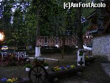 [P04] In partea dreapta a cladirii principale a restaurantului, in plan indepartat nu sunt rufe intinse la uscat! » foto by kelyboy
 - 
<span class="allrVoted glyphicon glyphicon-heart hidden" id="av288346"></span>
<a class="m-l-10 hidden" id="sv288346" onclick="voting_Foto_DelVot(,288346,4640)" role="button">șterge vot <span class="glyphicon glyphicon-remove"></span></a>
<a id="v9288346" class=" c-red"  onclick="voting_Foto_SetVot(288346)" role="button"><span class="glyphicon glyphicon-heart-empty"></span> <b>LIKE</b> = Votează poza</a> <img class="hidden"  id="f288346W9" src="/imagini/loader.gif" border="0" /><span class="AjErrMes hidden" id="e288346ErM"></span>