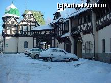 [P01] Hotel Furnica in vremuri de glorie - intrarea » foto by ionescunic
 - 
<span class="allrVoted glyphicon glyphicon-heart hidden" id="av43313"></span>
<a class="m-l-10 hidden" id="sv43313" onclick="voting_Foto_DelVot(,43313,4643)" role="button">șterge vot <span class="glyphicon glyphicon-remove"></span></a>
<a id="v943313" class=" c-red"  onclick="voting_Foto_SetVot(43313)" role="button"><span class="glyphicon glyphicon-heart-empty"></span> <b>LIKE</b> = Votează poza</a> <img class="hidden"  id="f43313W9" src="/imagini/loader.gif" border="0" /><span class="AjErrMes hidden" id="e43313ErM"></span>