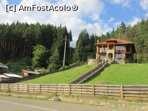 [P32] Pensiune pe malul Lacului Bicaz » foto by crismis
 - 
<span class="allrVoted glyphicon glyphicon-heart hidden" id="av801752"></span>
<a class="m-l-10 hidden" id="sv801752" onclick="voting_Foto_DelVot(,801752,4656)" role="button">șterge vot <span class="glyphicon glyphicon-remove"></span></a>
<a id="v9801752" class=" c-red"  onclick="voting_Foto_SetVot(801752)" role="button"><span class="glyphicon glyphicon-heart-empty"></span> <b>LIKE</b> = Votează poza</a> <img class="hidden"  id="f801752W9" src="/imagini/loader.gif" border="0" /><span class="AjErrMes hidden" id="e801752ErM"></span>