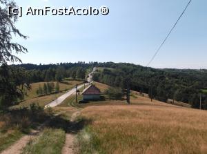 [P03] Șoseaua de 10 km pe care am venit la Platoul Luncanilor. Am trecut prin sate de munte și un drum extraordinar de frumos.  » foto by Aurici
 - 
<span class="allrVoted glyphicon glyphicon-heart hidden" id="av810520"></span>
<a class="m-l-10 hidden" id="sv810520" onclick="voting_Foto_DelVot(,810520,4656)" role="button">șterge vot <span class="glyphicon glyphicon-remove"></span></a>
<a id="v9810520" class=" c-red"  onclick="voting_Foto_SetVot(810520)" role="button"><span class="glyphicon glyphicon-heart-empty"></span> <b>LIKE</b> = Votează poza</a> <img class="hidden"  id="f810520W9" src="/imagini/loader.gif" border="0" /><span class="AjErrMes hidden" id="e810520ErM"></span>