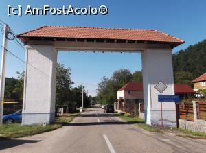 [P08] Poarta Dacilor de la Costești. De aici poți ajunge la Platoul Luncanilor, la Cetatea Dacică Cetățuie, Cetatea Dacică Blidaru, la Sarmisegetuza Regia, ș. a.  » foto by Aurici
 - 
<span class="allrVoted glyphicon glyphicon-heart hidden" id="av810537"></span>
<a class="m-l-10 hidden" id="sv810537" onclick="voting_Foto_DelVot(,810537,4656)" role="button">șterge vot <span class="glyphicon glyphicon-remove"></span></a>
<a id="v9810537" class=" c-red"  onclick="voting_Foto_SetVot(810537)" role="button"><span class="glyphicon glyphicon-heart-empty"></span> <b>LIKE</b> = Votează poza</a> <img class="hidden"  id="f810537W9" src="/imagini/loader.gif" border="0" /><span class="AjErrMes hidden" id="e810537ErM"></span>