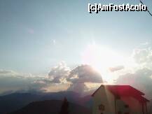 [P04] Lumina Dumnezeiasca
indreptata spre Pensiunea Valea Mariei » foto by Marian Preda
 - 
<span class="allrVoted glyphicon glyphicon-heart hidden" id="av224202"></span>
<a class="m-l-10 hidden" id="sv224202" onclick="voting_Foto_DelVot(,224202,4665)" role="button">șterge vot <span class="glyphicon glyphicon-remove"></span></a>
<a id="v9224202" class=" c-red"  onclick="voting_Foto_SetVot(224202)" role="button"><span class="glyphicon glyphicon-heart-empty"></span> <b>LIKE</b> = Votează poza</a> <img class="hidden"  id="f224202W9" src="/imagini/loader.gif" border="0" /><span class="AjErrMes hidden" id="e224202ErM"></span>