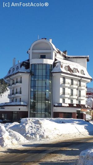 [P16] Hotelul Onix situat chiar lângă pârtia M1 » foto by costy69*
 - 
<span class="allrVoted glyphicon glyphicon-heart hidden" id="av708641"></span>
<a class="m-l-10 hidden" id="sv708641" onclick="voting_Foto_DelVot(,708641,4665)" role="button">șterge vot <span class="glyphicon glyphicon-remove"></span></a>
<a id="v9708641" class=" c-red"  onclick="voting_Foto_SetVot(708641)" role="button"><span class="glyphicon glyphicon-heart-empty"></span> <b>LIKE</b> = Votează poza</a> <img class="hidden"  id="f708641W9" src="/imagini/loader.gif" border="0" /><span class="AjErrMes hidden" id="e708641ErM"></span>