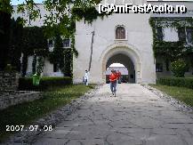 [P14] Intrarea la mănăstirea Horezu » foto by Costi
 - 
<span class="allrVoted glyphicon glyphicon-heart hidden" id="av43114"></span>
<a class="m-l-10 hidden" id="sv43114" onclick="voting_Foto_DelVot(,43114,4665)" role="button">șterge vot <span class="glyphicon glyphicon-remove"></span></a>
<a id="v943114" class=" c-red"  onclick="voting_Foto_SetVot(43114)" role="button"><span class="glyphicon glyphicon-heart-empty"></span> <b>LIKE</b> = Votează poza</a> <img class="hidden"  id="f43114W9" src="/imagini/loader.gif" border="0" /><span class="AjErrMes hidden" id="e43114ErM"></span>