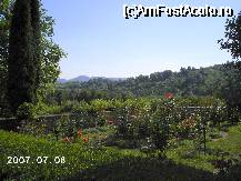 [P16] Grădina de trandafiri de la intrarea în mănăstirea Horezu » foto by Costi
 - 
<span class="allrVoted glyphicon glyphicon-heart hidden" id="av43116"></span>
<a class="m-l-10 hidden" id="sv43116" onclick="voting_Foto_DelVot(,43116,4665)" role="button">șterge vot <span class="glyphicon glyphicon-remove"></span></a>
<a id="v943116" class=" c-red"  onclick="voting_Foto_SetVot(43116)" role="button"><span class="glyphicon glyphicon-heart-empty"></span> <b>LIKE</b> = Votează poza</a> <img class="hidden"  id="f43116W9" src="/imagini/loader.gif" border="0" /><span class="AjErrMes hidden" id="e43116ErM"></span>