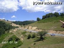 [P02] Transalpina. Undeva, în zare, se vede antena staţiei radio Parâng. Un pic mai departe de ea se găseşte Rânca. » foto by Costi
 - 
<span class="allrVoted glyphicon glyphicon-heart hidden" id="av43093"></span>
<a class="m-l-10 hidden" id="sv43093" onclick="voting_Foto_DelVot(,43093,4665)" role="button">șterge vot <span class="glyphicon glyphicon-remove"></span></a>
<a id="v943093" class=" c-red"  onclick="voting_Foto_SetVot(43093)" role="button"><span class="glyphicon glyphicon-heart-empty"></span> <b>LIKE</b> = Votează poza</a> <img class="hidden"  id="f43093W9" src="/imagini/loader.gif" border="0" /><span class="AjErrMes hidden" id="e43093ErM"></span>