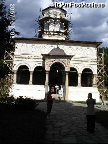 [P20] Biserica mănăstirii Horezu » foto by Costi
 - 
<span class="allrVoted glyphicon glyphicon-heart hidden" id="av43120"></span>
<a class="m-l-10 hidden" id="sv43120" onclick="voting_Foto_DelVot(,43120,4665)" role="button">șterge vot <span class="glyphicon glyphicon-remove"></span></a>
<a id="v943120" class=" c-red"  onclick="voting_Foto_SetVot(43120)" role="button"><span class="glyphicon glyphicon-heart-empty"></span> <b>LIKE</b> = Votează poza</a> <img class="hidden"  id="f43120W9" src="/imagini/loader.gif" border="0" /><span class="AjErrMes hidden" id="e43120ErM"></span>