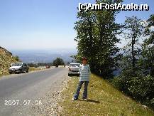 [P04] De la peste 1000 m altitudine, se desfăşoară spre sud o frumoasă privelişte, ale cărei amănunte nu pot fi sesizate de aparatul de fotografiat. Doar localitatea Novaci se vede undeva, jos, ca o jucărie pentru copii. » foto by Costi
 - 
<span class="allrVoted glyphicon glyphicon-heart hidden" id="av43095"></span>
<a class="m-l-10 hidden" id="sv43095" onclick="voting_Foto_DelVot(,43095,4665)" role="button">șterge vot <span class="glyphicon glyphicon-remove"></span></a>
<a id="v943095" class=" c-red"  onclick="voting_Foto_SetVot(43095)" role="button"><span class="glyphicon glyphicon-heart-empty"></span> <b>LIKE</b> = Votează poza</a> <img class="hidden"  id="f43095W9" src="/imagini/loader.gif" border="0" /><span class="AjErrMes hidden" id="e43095ErM"></span>