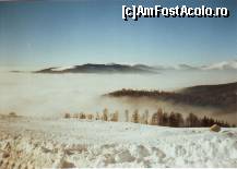 [P02] Iarna 1999 , norii sunt ca o mare alba. (poza scanata) » foto by Andox
 - 
<span class="allrVoted glyphicon glyphicon-heart hidden" id="av124728"></span>
<a class="m-l-10 hidden" id="sv124728" onclick="voting_Foto_DelVot(,124728,4665)" role="button">șterge vot <span class="glyphicon glyphicon-remove"></span></a>
<a id="v9124728" class=" c-red"  onclick="voting_Foto_SetVot(124728)" role="button"><span class="glyphicon glyphicon-heart-empty"></span> <b>LIKE</b> = Votează poza</a> <img class="hidden"  id="f124728W9" src="/imagini/loader.gif" border="0" /><span class="AjErrMes hidden" id="e124728ErM"></span>