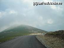 [P22] Transalpina spre pasul Urdele, asfalt proaspat. (iulie 2010) » foto by Andox
 - 
<span class="allrVoted glyphicon glyphicon-heart hidden" id="av124783"></span>
<a class="m-l-10 hidden" id="sv124783" onclick="voting_Foto_DelVot(,124783,4665)" role="button">șterge vot <span class="glyphicon glyphicon-remove"></span></a>
<a id="v9124783" class=" c-red"  onclick="voting_Foto_SetVot(124783)" role="button"><span class="glyphicon glyphicon-heart-empty"></span> <b>LIKE</b> = Votează poza</a> <img class="hidden"  id="f124783W9" src="/imagini/loader.gif" border="0" /><span class="AjErrMes hidden" id="e124783ErM"></span>