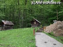 [P09] poteca frumos amenajata care urca la Pestera Muierii » foto by valimi
 - 
<span class="allrVoted glyphicon glyphicon-heart hidden" id="av75706"></span>
<a class="m-l-10 hidden" id="sv75706" onclick="voting_Foto_DelVot(,75706,4665)" role="button">șterge vot <span class="glyphicon glyphicon-remove"></span></a>
<a id="v975706" class=" c-red"  onclick="voting_Foto_SetVot(75706)" role="button"><span class="glyphicon glyphicon-heart-empty"></span> <b>LIKE</b> = Votează poza</a> <img class="hidden"  id="f75706W9" src="/imagini/loader.gif" border="0" /><span class="AjErrMes hidden" id="e75706ErM"></span>