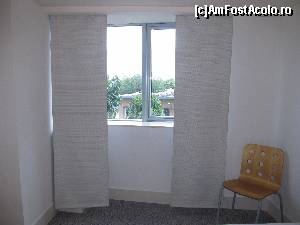 [P04] Hello Hotels- jaluzelele care nu se inchideau complet si lasau sa treaca lumina » foto by luciaoradea
 - 
<span class="allrVoted glyphicon glyphicon-heart hidden" id="av641546"></span>
<a class="m-l-10 hidden" id="sv641546" onclick="voting_Foto_DelVot(,641546,4689)" role="button">șterge vot <span class="glyphicon glyphicon-remove"></span></a>
<a id="v9641546" class=" c-red"  onclick="voting_Foto_SetVot(641546)" role="button"><span class="glyphicon glyphicon-heart-empty"></span> <b>LIKE</b> = Votează poza</a> <img class="hidden"  id="f641546W9" src="/imagini/loader.gif" border="0" /><span class="AjErrMes hidden" id="e641546ErM"></span>