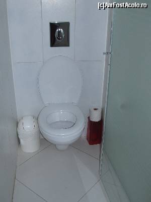 [P08] Hello Hotels- imi pare rau ca nu am pozat si usa sa vedeti cat spatiu ramane 'dezgolit' » foto by luciaoradea
 - 
<span class="allrVoted glyphicon glyphicon-heart hidden" id="av641550"></span>
<a class="m-l-10 hidden" id="sv641550" onclick="voting_Foto_DelVot(,641550,4689)" role="button">șterge vot <span class="glyphicon glyphicon-remove"></span></a>
<a id="v9641550" class=" c-red"  onclick="voting_Foto_SetVot(641550)" role="button"><span class="glyphicon glyphicon-heart-empty"></span> <b>LIKE</b> = Votează poza</a> <img class="hidden"  id="f641550W9" src="/imagini/loader.gif" border="0" /><span class="AjErrMes hidden" id="e641550ErM"></span>