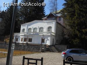 [P13] Sinaia - Kalimtzakis-Cafeneaua Parcului. Parcarea privata pentru clienti si cladirea vecina. » foto by iulianic
 - 
<span class="allrVoted glyphicon glyphicon-heart hidden" id="av1289594"></span>
<a class="m-l-10 hidden" id="sv1289594" onclick="voting_Foto_DelVot(,1289594,4690)" role="button">șterge vot <span class="glyphicon glyphicon-remove"></span></a>
<a id="v91289594" class=" c-red"  onclick="voting_Foto_SetVot(1289594)" role="button"><span class="glyphicon glyphicon-heart-empty"></span> <b>LIKE</b> = Votează poza</a> <img class="hidden"  id="f1289594W9" src="/imagini/loader.gif" border="0" /><span class="AjErrMes hidden" id="e1289594ErM"></span>