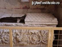 [P07] Aici a fost inmormantat Sfantul Nicolae. Grilajul este pus pentru a proteja sarcofagul de turisti. » foto by amota
 - 
<span class="allrVoted glyphicon glyphicon-heart hidden" id="av169643"></span>
<a class="m-l-10 hidden" id="sv169643" onclick="voting_Foto_DelVot(,169643,4692)" role="button">șterge vot <span class="glyphicon glyphicon-remove"></span></a>
<a id="v9169643" class=" c-red"  onclick="voting_Foto_SetVot(169643)" role="button"><span class="glyphicon glyphicon-heart-empty"></span> <b>LIKE</b> = Votează poza</a> <img class="hidden"  id="f169643W9" src="/imagini/loader.gif" border="0" /><span class="AjErrMes hidden" id="e169643ErM"></span>