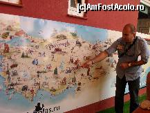 [P09] ghidul turc ne arata pe harta Turciei alte obiective turistice interesante. » foto by georgiana
 - 
<span class="allrVoted glyphicon glyphicon-heart hidden" id="av113510"></span>
<a class="m-l-10 hidden" id="sv113510" onclick="voting_Foto_DelVot(,113510,4692)" role="button">șterge vot <span class="glyphicon glyphicon-remove"></span></a>
<a id="v9113510" class=" c-red"  onclick="voting_Foto_SetVot(113510)" role="button"><span class="glyphicon glyphicon-heart-empty"></span> <b>LIKE</b> = Votează poza</a> <img class="hidden"  id="f113510W9" src="/imagini/loader.gif" border="0" /><span class="AjErrMes hidden" id="e113510ErM"></span>