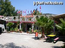 [P15] Imprejurimile amfiteatrul din Aspendos - restaurantul unde se ia masa. » foto by presario
 - 
<span class="allrVoted glyphicon glyphicon-heart hidden" id="av47106"></span>
<a class="m-l-10 hidden" id="sv47106" onclick="voting_Foto_DelVot(,47106,4692)" role="button">șterge vot <span class="glyphicon glyphicon-remove"></span></a>
<a id="v947106" class=" c-red"  onclick="voting_Foto_SetVot(47106)" role="button"><span class="glyphicon glyphicon-heart-empty"></span> <b>LIKE</b> = Votează poza</a> <img class="hidden"  id="f47106W9" src="/imagini/loader.gif" border="0" /><span class="AjErrMes hidden" id="e47106ErM"></span>