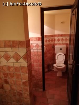 [P18] La toaletă foarte curat.  » foto by nelu73
 - 
<span class="allrVoted glyphicon glyphicon-heart hidden" id="av1070841"></span>
<a class="m-l-10 hidden" id="sv1070841" onclick="voting_Foto_DelVot(,1070841,4715)" role="button">șterge vot <span class="glyphicon glyphicon-remove"></span></a>
<a id="v91070841" class=" c-red"  onclick="voting_Foto_SetVot(1070841)" role="button"><span class="glyphicon glyphicon-heart-empty"></span> <b>LIKE</b> = Votează poza</a> <img class="hidden"  id="f1070841W9" src="/imagini/loader.gif" border="0" /><span class="AjErrMes hidden" id="e1070841ErM"></span>