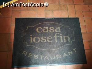 [P03] Covorul de la intrare in restaurant.  » foto by nelu73
 - 
<span class="allrVoted glyphicon glyphicon-heart hidden" id="av1070818"></span>
<a class="m-l-10 hidden" id="sv1070818" onclick="voting_Foto_DelVot(,1070818,4715)" role="button">șterge vot <span class="glyphicon glyphicon-remove"></span></a>
<a id="v91070818" class=" c-red"  onclick="voting_Foto_SetVot(1070818)" role="button"><span class="glyphicon glyphicon-heart-empty"></span> <b>LIKE</b> = Votează poza</a> <img class="hidden"  id="f1070818W9" src="/imagini/loader.gif" border="0" /><span class="AjErrMes hidden" id="e1070818ErM"></span>