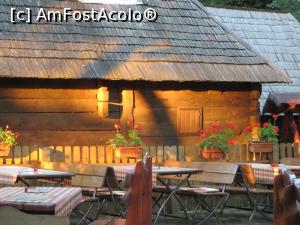 [P05] Soarele lumina în culori calde căsuțele de lângă restaurant.  » foto by tata123 🔱
 - 
<span class="allrVoted glyphicon glyphicon-heart hidden" id="av795238"></span>
<a class="m-l-10 hidden" id="sv795238" onclick="voting_Foto_DelVot(,795238,4715)" role="button">șterge vot <span class="glyphicon glyphicon-remove"></span></a>
<a id="v9795238" class=" c-red"  onclick="voting_Foto_SetVot(795238)" role="button"><span class="glyphicon glyphicon-heart-empty"></span> <b>LIKE</b> = Votează poza</a> <img class="hidden"  id="f795238W9" src="/imagini/loader.gif" border="0" /><span class="AjErrMes hidden" id="e795238ErM"></span>