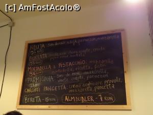 [P12] Tablă cu înscrisuri - noutăți în pizzerie.  » foto by tata123 🔱
 - 
<span class="allrVoted glyphicon glyphicon-heart hidden" id="av1124566"></span>
<a class="m-l-10 hidden" id="sv1124566" onclick="voting_Foto_DelVot(,1124566,4715)" role="button">șterge vot <span class="glyphicon glyphicon-remove"></span></a>
<a id="v91124566" class=" c-red"  onclick="voting_Foto_SetVot(1124566)" role="button"><span class="glyphicon glyphicon-heart-empty"></span> <b>LIKE</b> = Votează poza</a> <img class="hidden"  id="f1124566W9" src="/imagini/loader.gif" border="0" /><span class="AjErrMes hidden" id="e1124566ErM"></span>