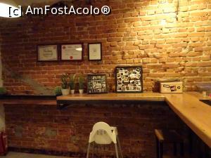 [P03] Hol intrare și bar - „La Pizza Napoletana” - Timișoara.  » foto by tata123 🔱
 - 
<span class="allrVoted glyphicon glyphicon-heart hidden" id="av1124551"></span>
<a class="m-l-10 hidden" id="sv1124551" onclick="voting_Foto_DelVot(,1124551,4715)" role="button">șterge vot <span class="glyphicon glyphicon-remove"></span></a>
<a id="v91124551" class=" c-red"  onclick="voting_Foto_SetVot(1124551)" role="button"><span class="glyphicon glyphicon-heart-empty"></span> <b>LIKE</b> = Votează poza</a> <img class="hidden"  id="f1124551W9" src="/imagini/loader.gif" border="0" /><span class="AjErrMes hidden" id="e1124551ErM"></span>