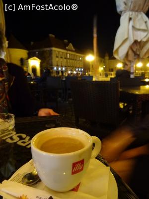 [P05] O cafea în Piața Unirii - Timișoara.  » foto by tata123 🔱
 - 
<span class="allrVoted glyphicon glyphicon-heart hidden" id="av1125780"></span>
<a class="m-l-10 hidden" id="sv1125780" onclick="voting_Foto_DelVot(,1125780,4715)" role="button">șterge vot <span class="glyphicon glyphicon-remove"></span></a>
<a id="v91125780" class=" c-red"  onclick="voting_Foto_SetVot(1125780)" role="button"><span class="glyphicon glyphicon-heart-empty"></span> <b>LIKE</b> = Votează poza</a> <img class="hidden"  id="f1125780W9" src="/imagini/loader.gif" border="0" /><span class="AjErrMes hidden" id="e1125780ErM"></span>