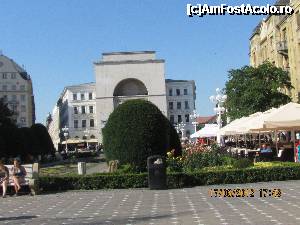 [P10] piata victoriei- opera din timisoara » foto by celeste
 - 
<span class="allrVoted glyphicon glyphicon-heart hidden" id="av365906"></span>
<a class="m-l-10 hidden" id="sv365906" onclick="voting_Foto_DelVot(,365906,4717)" role="button">șterge vot <span class="glyphicon glyphicon-remove"></span></a>
<a id="v9365906" class=" c-red"  onclick="voting_Foto_SetVot(365906)" role="button"><span class="glyphicon glyphicon-heart-empty"></span> <b>LIKE</b> = Votează poza</a> <img class="hidden"  id="f365906W9" src="/imagini/loader.gif" border="0" /><span class="AjErrMes hidden" id="e365906ErM"></span>