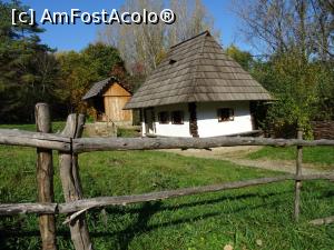 [P01] Căsuță tradițională în Muzeul Satului Bucovinean - Suceava.  » foto by tata123 🔱
 - 
<span class="allrVoted glyphicon glyphicon-heart hidden" id="av1135150"></span>
<a class="m-l-10 hidden" id="sv1135150" onclick="voting_Foto_DelVot(,1135150,4721)" role="button">șterge vot <span class="glyphicon glyphicon-remove"></span></a>
<a id="v91135150" class=" c-red"  onclick="voting_Foto_SetVot(1135150)" role="button"><span class="glyphicon glyphicon-heart-empty"></span> <b>LIKE</b> = Votează poza</a> <img class="hidden"  id="f1135150W9" src="/imagini/loader.gif" border="0" /><span class="AjErrMes hidden" id="e1135150ErM"></span>