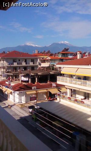 [P32] vedere din balcon, in spate muntii » foto by papalito
 - 
<span class="allrVoted glyphicon glyphicon-heart hidden" id="av858884"></span>
<a class="m-l-10 hidden" id="sv858884" onclick="voting_Foto_DelVot(,858884,4735)" role="button">șterge vot <span class="glyphicon glyphicon-remove"></span></a>
<a id="v9858884" class=" c-red"  onclick="voting_Foto_SetVot(858884)" role="button"><span class="glyphicon glyphicon-heart-empty"></span> <b>LIKE</b> = Votează poza</a> <img class="hidden"  id="f858884W9" src="/imagini/loader.gif" border="0" /><span class="AjErrMes hidden" id="e858884ErM"></span>