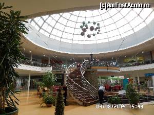 [P05] În mall » foto by ungureanica
 - 
<span class="allrVoted glyphicon glyphicon-heart hidden" id="av570119"></span>
<a class="m-l-10 hidden" id="sv570119" onclick="voting_Foto_DelVot(,570119,4738)" role="button">șterge vot <span class="glyphicon glyphicon-remove"></span></a>
<a id="v9570119" class=" c-red"  onclick="voting_Foto_SetVot(570119)" role="button"><span class="glyphicon glyphicon-heart-empty"></span> <b>LIKE</b> = Votează poza</a> <img class="hidden"  id="f570119W9" src="/imagini/loader.gif" border="0" /><span class="AjErrMes hidden" id="e570119ErM"></span>
