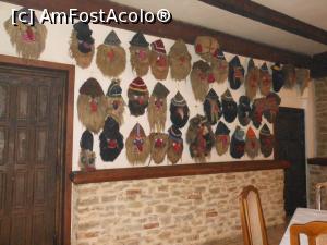 [P13] Hanul Răzeșilor - Măști de tipul celor folosite la sărbătorle de iarnă.  » foto by iulianic
 - 
<span class="allrVoted glyphicon glyphicon-heart hidden" id="av1013151"></span>
<a class="m-l-10 hidden" id="sv1013151" onclick="voting_Foto_DelVot(,1013151,4745)" role="button">șterge vot <span class="glyphicon glyphicon-remove"></span></a>
<a id="v91013151" class=" c-red"  onclick="voting_Foto_SetVot(1013151)" role="button"><span class="glyphicon glyphicon-heart-empty"></span> <b>LIKE</b> = Votează poza</a> <img class="hidden"  id="f1013151W9" src="/imagini/loader.gif" border="0" /><span class="AjErrMes hidden" id="e1013151ErM"></span>