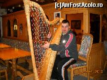 [P04] una din atractiile hotelului este harpa, la care canta Patronul » foto by jenib
 - 
<span class="allrVoted glyphicon glyphicon-heart hidden" id="av44867"></span>
<a class="m-l-10 hidden" id="sv44867" onclick="voting_Foto_DelVot(,44867,4759)" role="button">șterge vot <span class="glyphicon glyphicon-remove"></span></a>
<a id="v944867" class=" c-red"  onclick="voting_Foto_SetVot(44867)" role="button"><span class="glyphicon glyphicon-heart-empty"></span> <b>LIKE</b> = Votează poza</a> <img class="hidden"  id="f44867W9" src="/imagini/loader.gif" border="0" /><span class="AjErrMes hidden" id="e44867ErM"></span>