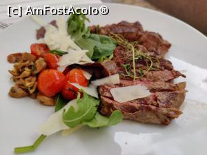 [P08] Orobianco Ristorante; tagliata de vită » foto by crismis
 - 
<span class="allrVoted glyphicon glyphicon-heart hidden" id="av1386836"></span>
<a class="m-l-10 hidden" id="sv1386836" onclick="voting_Foto_DelVot(,1386836,4761)" role="button">șterge vot <span class="glyphicon glyphicon-remove"></span></a>
<a id="v91386836" class=" c-red"  onclick="voting_Foto_SetVot(1386836)" role="button"><span class="glyphicon glyphicon-heart-empty"></span> <b>LIKE</b> = Votează poza</a> <img class="hidden"  id="f1386836W9" src="/imagini/loader.gif" border="0" /><span class="AjErrMes hidden" id="e1386836ErM"></span>