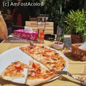 [P07] Sau puteti servi o pizza » foto by dorgo
 - 
<span class="allrVoted glyphicon glyphicon-heart hidden" id="av1397585"></span>
<a class="m-l-10 hidden" id="sv1397585" onclick="voting_Foto_DelVot(,1397585,4761)" role="button">șterge vot <span class="glyphicon glyphicon-remove"></span></a>
<a id="v91397585" class=" c-red"  onclick="voting_Foto_SetVot(1397585)" role="button"><span class="glyphicon glyphicon-heart-empty"></span> <b>LIKE</b> = Votează poza</a> <img class="hidden"  id="f1397585W9" src="/imagini/loader.gif" border="0" /><span class="AjErrMes hidden" id="e1397585ErM"></span>