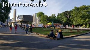 [P14] intrarea principala in parc » foto by black_mamba
 - 
<span class="allrVoted glyphicon glyphicon-heart hidden" id="av970425"></span>
<a class="m-l-10 hidden" id="sv970425" onclick="voting_Foto_DelVot(,970425,4765)" role="button">șterge vot <span class="glyphicon glyphicon-remove"></span></a>
<a id="v9970425" class=" c-red"  onclick="voting_Foto_SetVot(970425)" role="button"><span class="glyphicon glyphicon-heart-empty"></span> <b>LIKE</b> = Votează poza</a> <img class="hidden"  id="f970425W9" src="/imagini/loader.gif" border="0" /><span class="AjErrMes hidden" id="e970425ErM"></span>