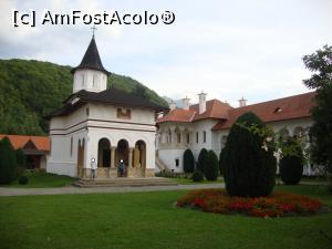 [P10] Am fotografiat din unghiuri diferite biserica veche a mănăstirii, cu hramul ”Adormirea Maicii Domnului”.  » foto by Floryn81
 - 
<span class="allrVoted glyphicon glyphicon-heart hidden" id="av720644"></span>
<a class="m-l-10 hidden" id="sv720644" onclick="voting_Foto_DelVot(,720644,4842)" role="button">șterge vot <span class="glyphicon glyphicon-remove"></span></a>
<a id="v9720644" class=" c-red"  onclick="voting_Foto_SetVot(720644)" role="button"><span class="glyphicon glyphicon-heart-empty"></span> <b>LIKE</b> = Votează poza</a> <img class="hidden"  id="f720644W9" src="/imagini/loader.gif" border="0" /><span class="AjErrMes hidden" id="e720644ErM"></span>