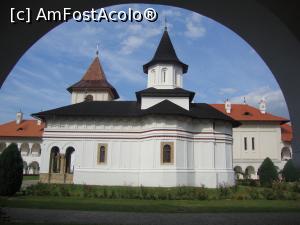 [P11] Biserica veche văzută din alt unghi.  » foto by Floryn81
 - 
<span class="allrVoted glyphicon glyphicon-heart hidden" id="av720647"></span>
<a class="m-l-10 hidden" id="sv720647" onclick="voting_Foto_DelVot(,720647,4842)" role="button">șterge vot <span class="glyphicon glyphicon-remove"></span></a>
<a id="v9720647" class=" c-red"  onclick="voting_Foto_SetVot(720647)" role="button"><span class="glyphicon glyphicon-heart-empty"></span> <b>LIKE</b> = Votează poza</a> <img class="hidden"  id="f720647W9" src="/imagini/loader.gif" border="0" /><span class="AjErrMes hidden" id="e720647ErM"></span>